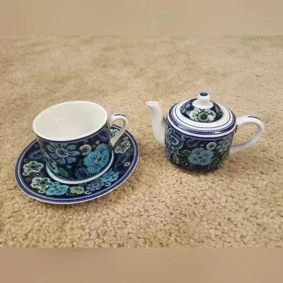Vera Bradley by Barnes & Noble Tea for One Blue Rhapsody Tea Pot Set EUC - Picture 1 of 14